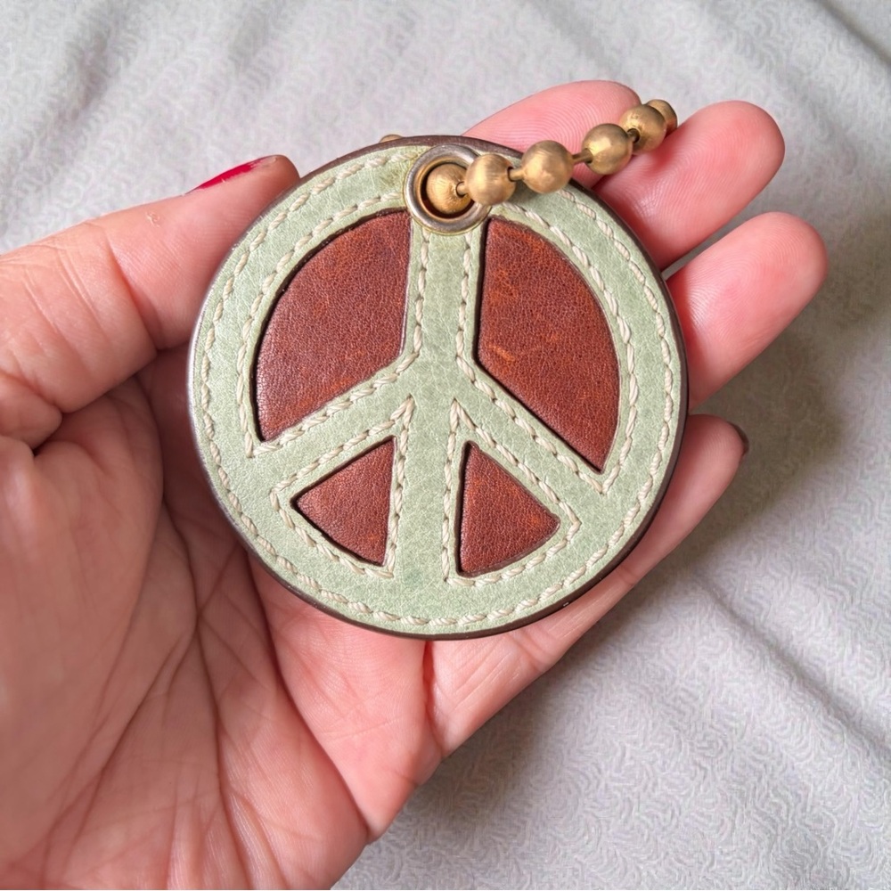 Vintage Y2K  Large Coach Peace Charm - Picture 5 of 5